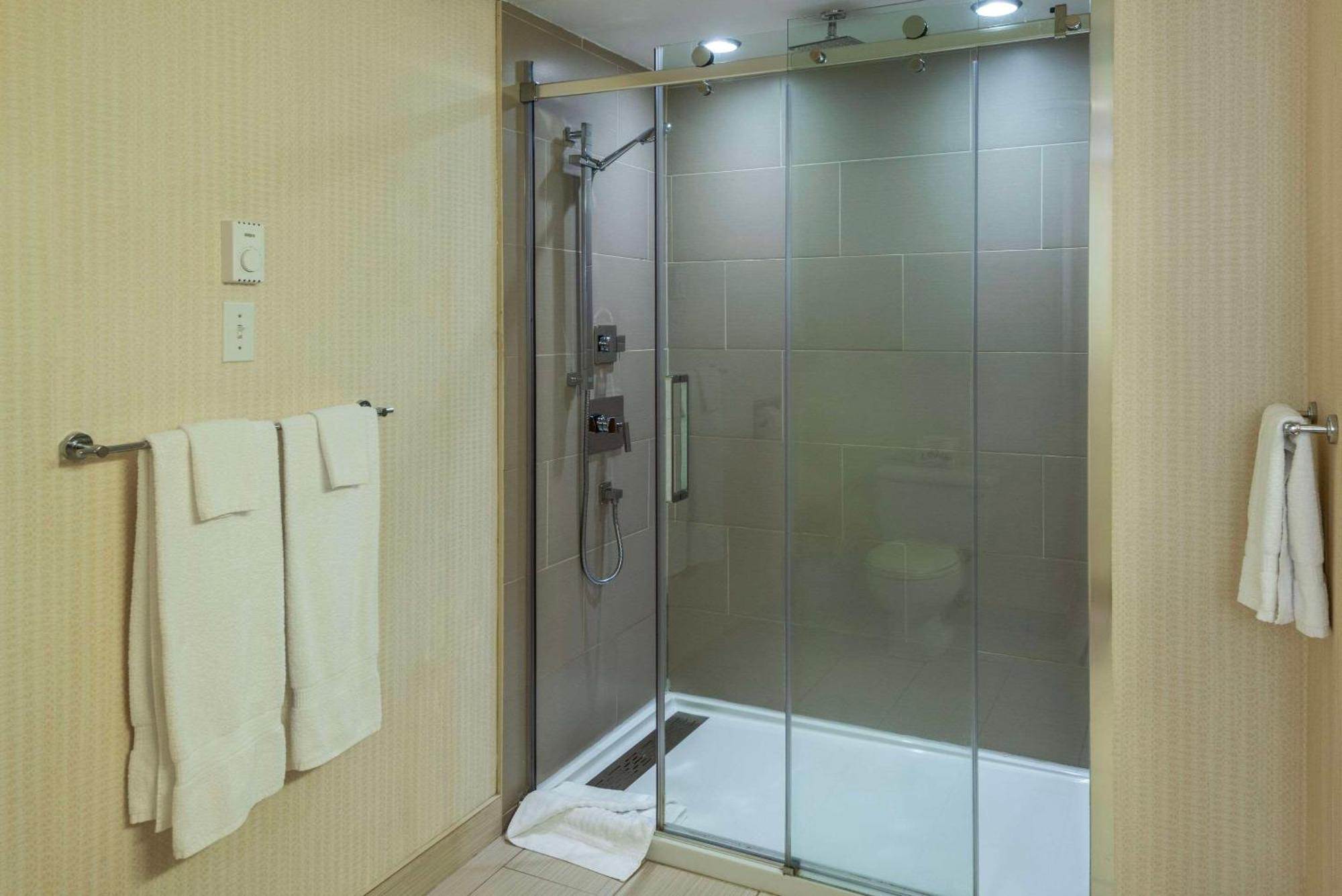 Comfort Inn Mont Laurier Zewnętrze zdjęcie